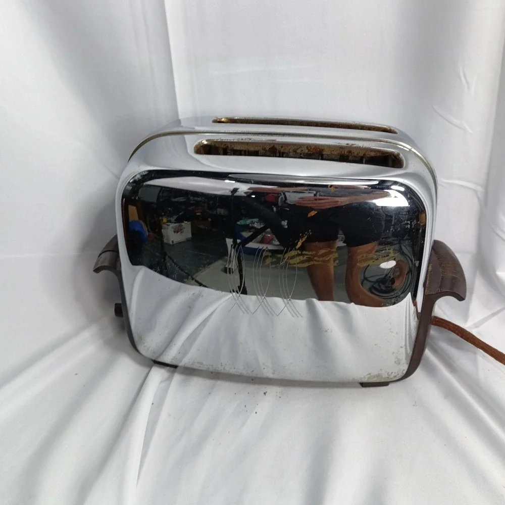 Vintage Toastmaster MCM 2-Slice Toaster Chrome Bakelite Handles USA MCM Parts